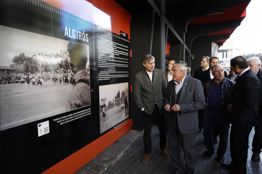 Fotos: Exposición histórica del Valencia CF en las paredes del viejo Mestalla