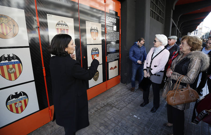 Fotos: Exposición histórica del Valencia CF en las paredes del viejo Mestalla