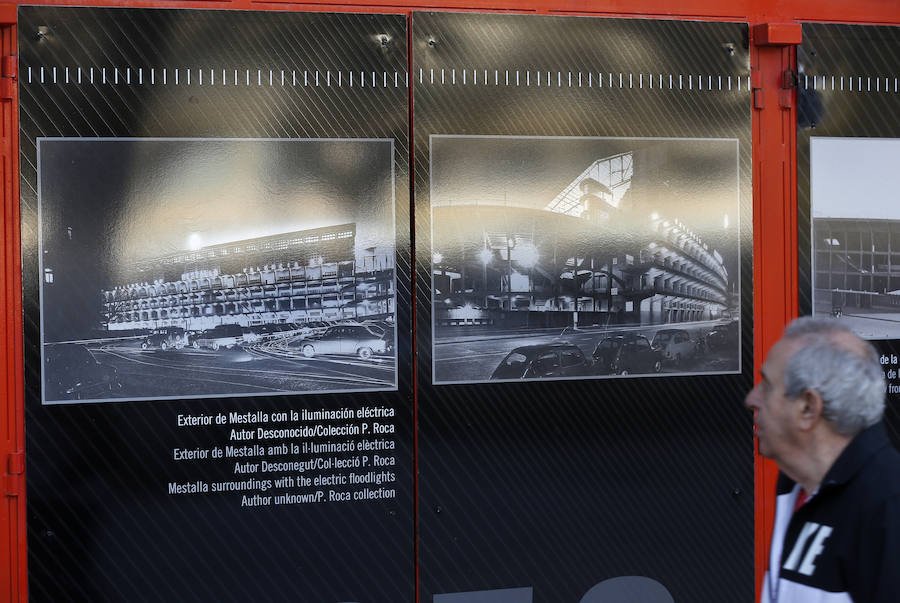 Fotos: Exposición histórica del Valencia CF en las paredes del viejo Mestalla