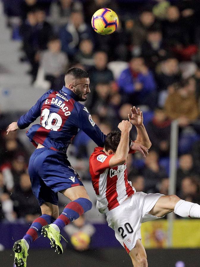 Estas son las mejores imágenes del partido de la jornada 14 de LaLiga en el Ciutat de València