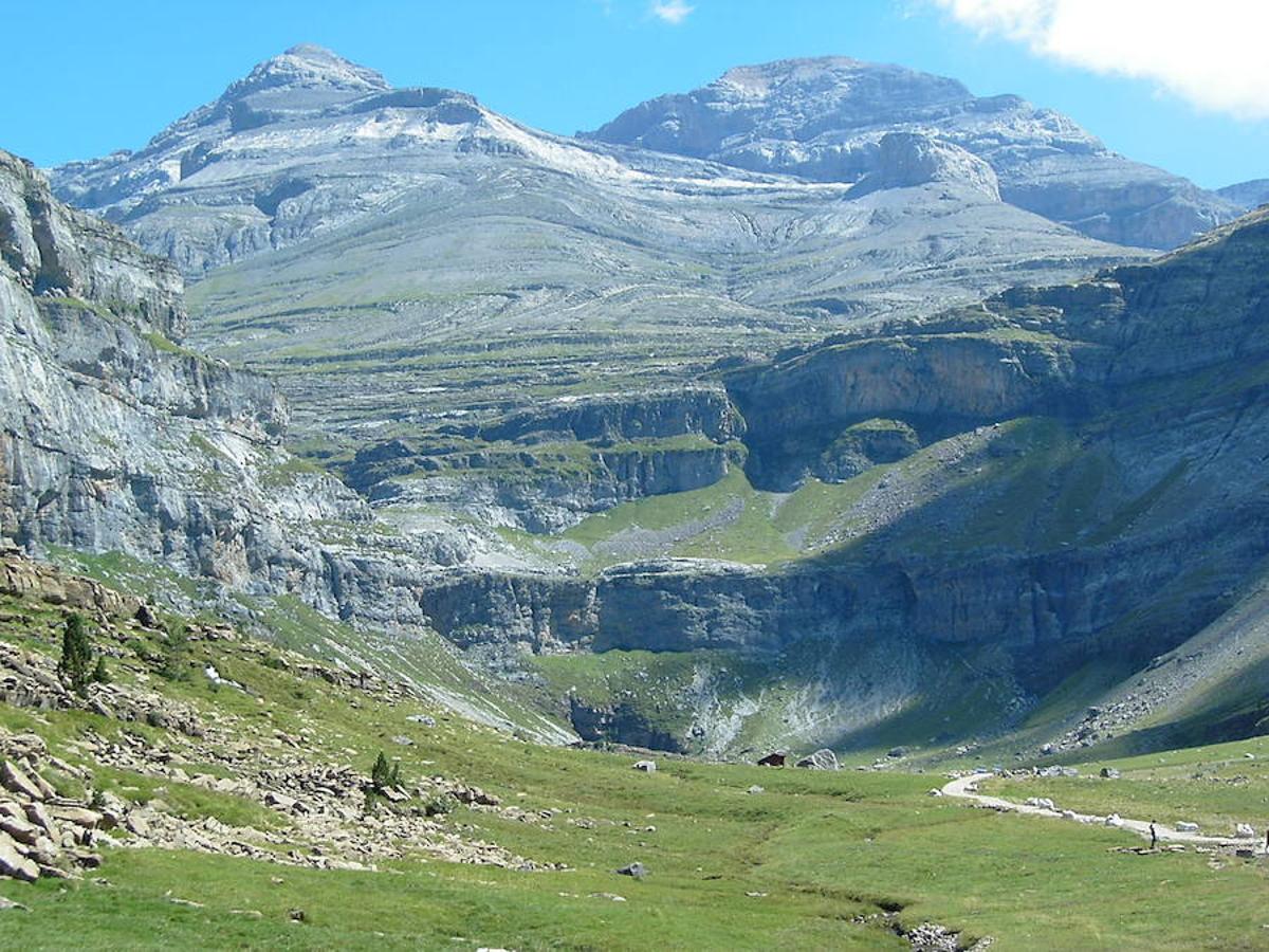 Ordesa (Huesca): La riqueza faunística del Parque Nacional de Ordesa y Monte Perdido reside en una gran variedad de especies salvajes, repartidades entre las diferentes altitudes del parque. Se pueden observar en esta región marmotas, rebecos, jabalís y quebrantahuesos, entre otras.