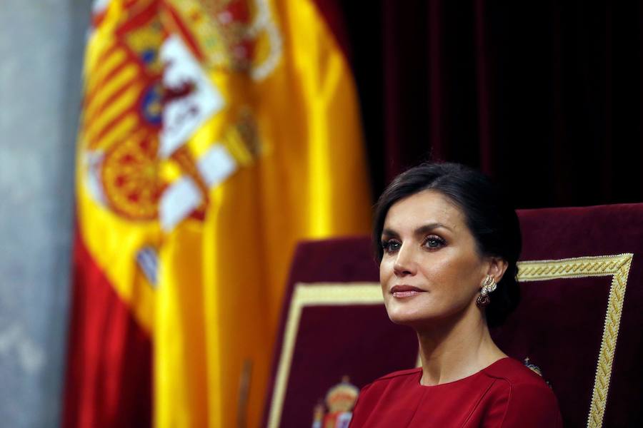 Los Reyes, Felipe y Letizia; la princesa Leonor, la infanta Sofía, el Rey y la Reina eméritos, Juan Carlos y Sofía, han sido protagonistas este jueves 6 de diciembre de 2018 de los actos en conmemoración de la Constitución española.