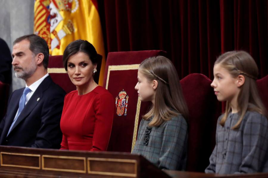 Los Reyes, Felipe y Letizia; la princesa Leonor, la infanta Sofía, el Rey y la Reina eméritos, Juan Carlos y Sofía, han sido protagonistas este jueves 6 de diciembre de 2018 de los actos en conmemoración de la Constitución española.