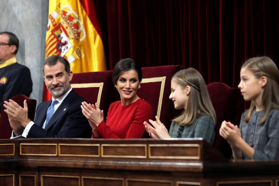 Los Reyes, Felipe y Letizia; la princesa Leonor, la infanta Sofía, el Rey y la Reina eméritos, Juan Carlos y Sofía, han sido protagonistas este jueves 6 de diciembre de 2018 de los actos en conmemoración de la Constitución española.