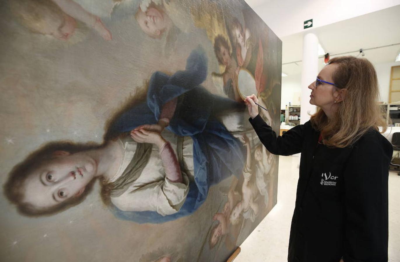 Retoques sobre la obra de José Vergara, 'Inmaculada Concepción'. en el Museo de Bellas Artes de Valencia.