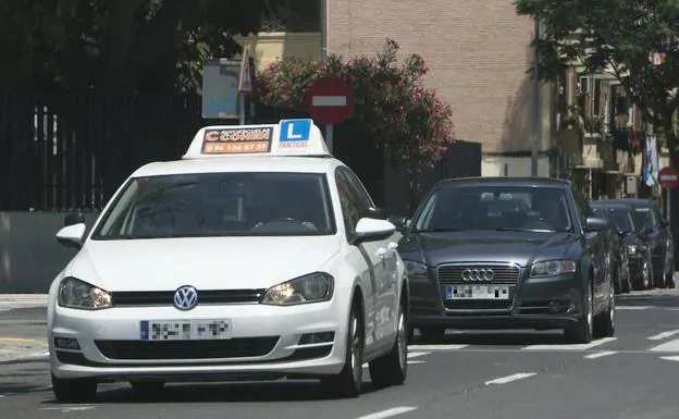 Empieza la huelga de examinadores de autoescuela 