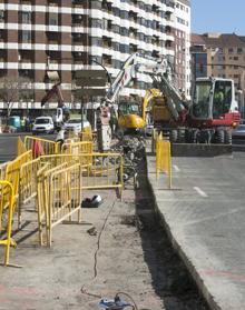 Imagen secundaria 2 - Aspecto en el que se encuentran ahora mismo numerosas calles de Valencia. Obras en avenida Burjassot, Reino de Valencia y Llano de Zaidía.