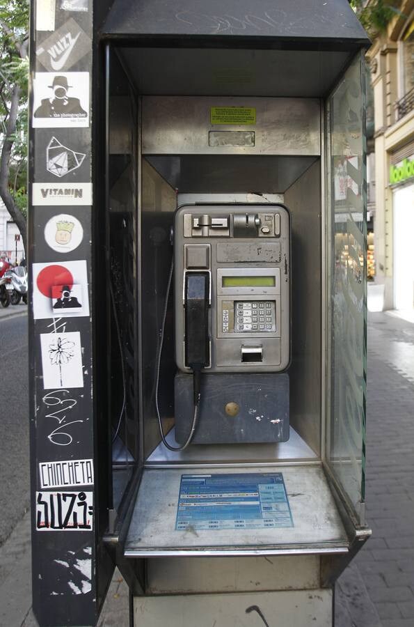 Fotos: Las últimas cabinas telefónicas de Valencia