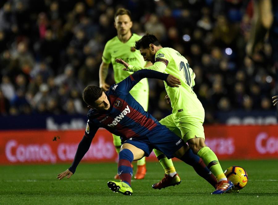 Estas son las fotos que deja el partidazo de la jornada 16 de LaLiga en el Ciutat de València