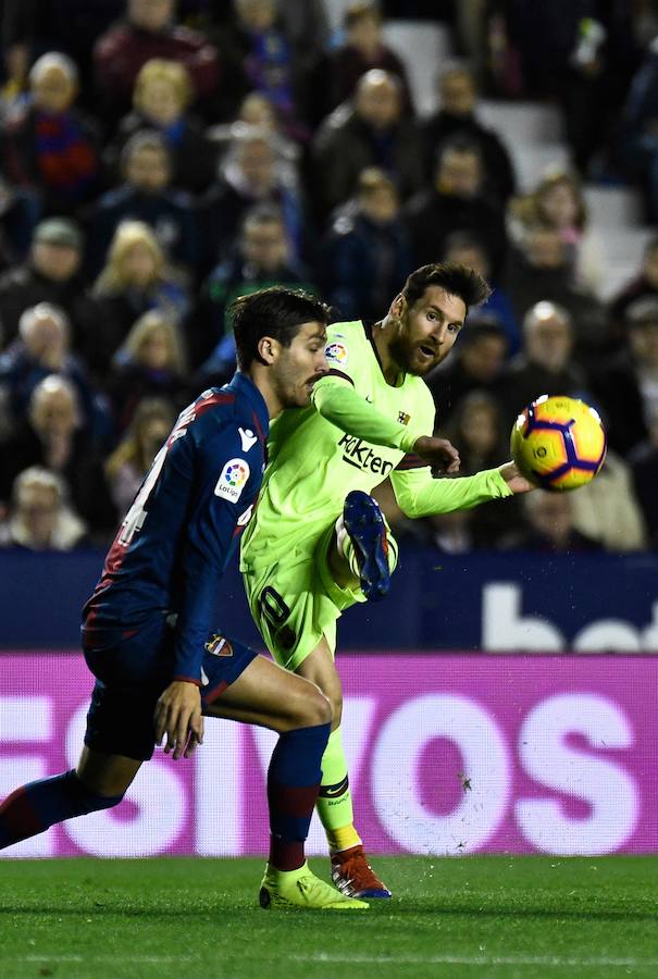 Estas son las fotos que deja el partidazo de la jornada 16 de LaLiga en el Ciutat de València