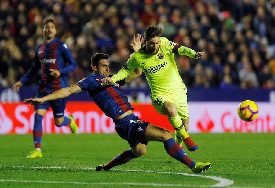 Estas son las fotos que deja el partidazo de la jornada 16 de LaLiga en el Ciutat de València