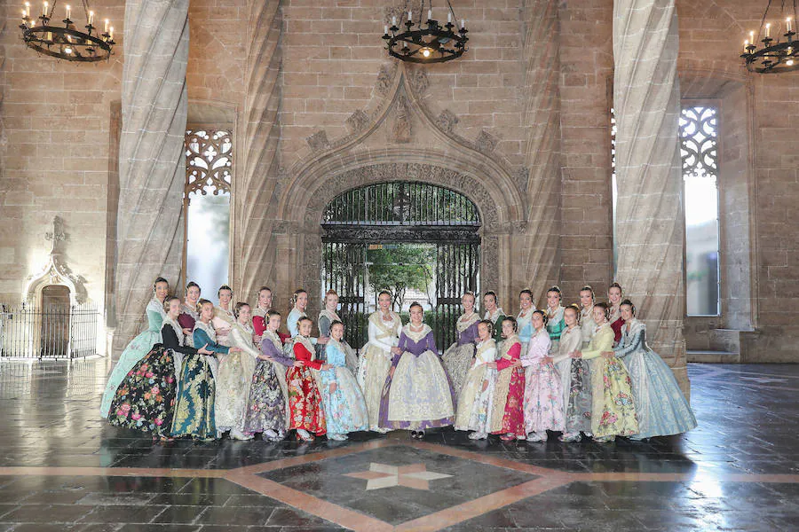 Fotos: La felicitación navideña de las falleras mayores de Valencia 2019