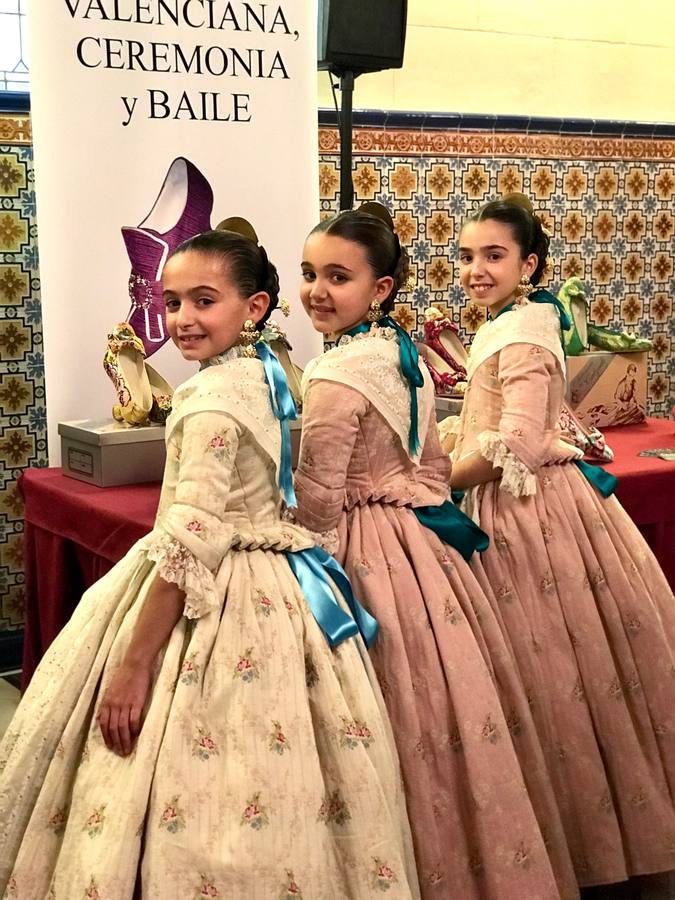 Las falleras mayores de Valencia y sus cortes de honor ya conocen cada uno de los complementos y detalles que lucirán en su reinado. Eduardo Cervera, Elvira Bella, Cristina Peris, Vicente Ballester y Ana Muñoz, entre los artistas que han confeccionado cada una de las piezas