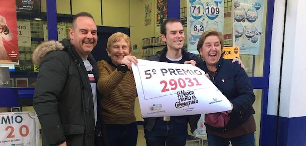 El quinto premio de la lotería, el número 29031, ha caído en nueve municipios valencianos. Mislata ha sido el más afortunado, con 1,8 millones de euros repartidos.