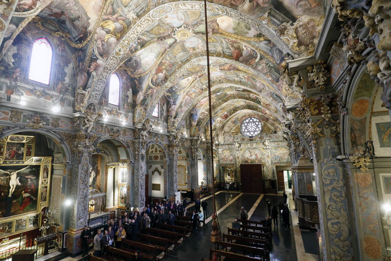 La iglesia, que sacó a la luz los frescos de Palomino, abre a las visitas la desconocida sala Capitular. El espacio, origen de la parroquia en el siglo XV, presenta su estado original e incluye obras de Juan de Juanes y Esteban March