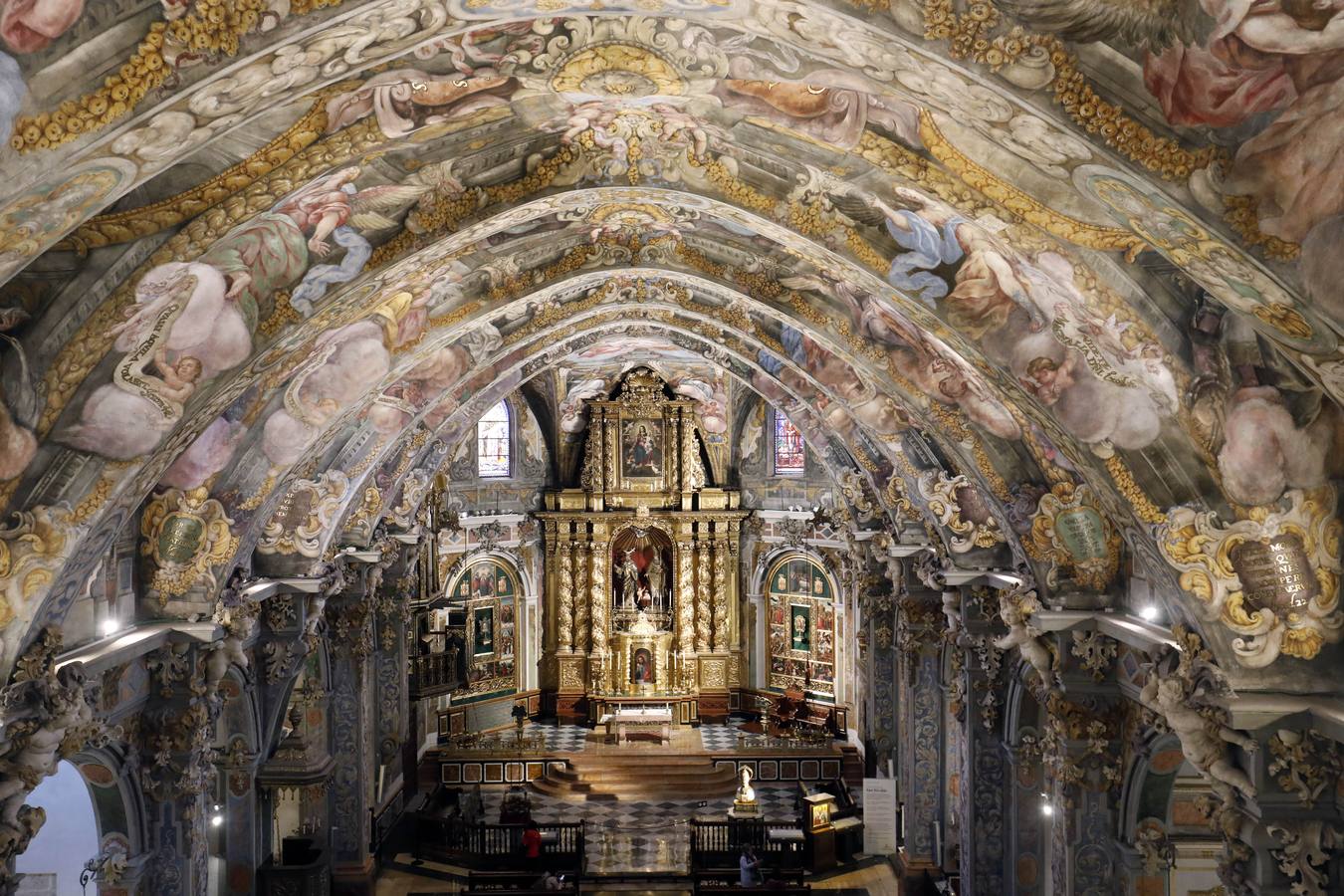 La iglesia, que sacó a la luz los frescos de Palomino, abre a las visitas la desconocida sala Capitular. El espacio, origen de la parroquia en el siglo XV, presenta su estado original e incluye obras de Juan de Juanes y Esteban March