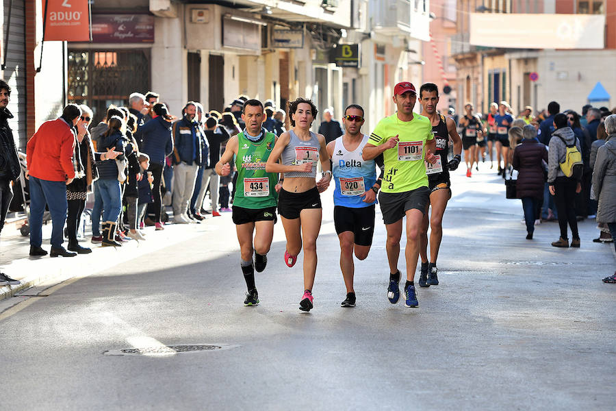 Foios ha acogido este domingo 23 de diciembre la quinta edición de su 10K contra la Fibrosis Quística. Se trata de una carrera solidaria que se ha consolidado en el calendario de final de año en Valencia.