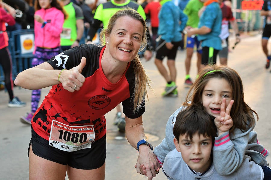 Foios ha acogido este domingo 23 de diciembre la quinta edición de su 10K contra la Fibrosis Quística. Se trata de una carrera solidaria que se ha consolidado en el calendario de final de año en Valencia.