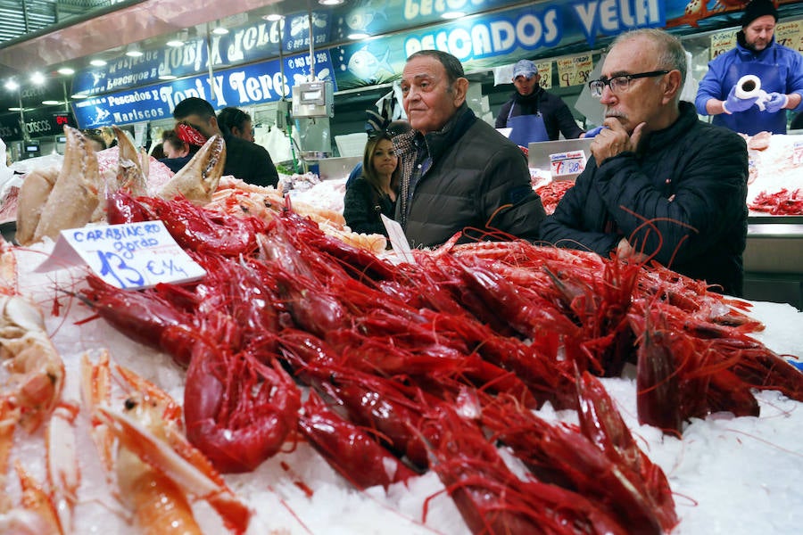 Fotos: La Navidad rescata los mercados de Valencia