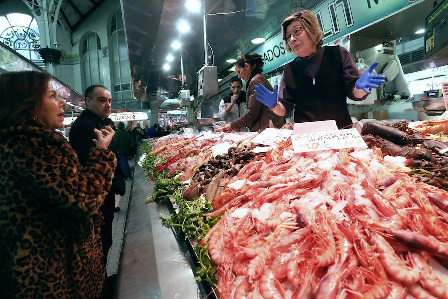 Fotos: La Navidad rescata los mercados de Valencia