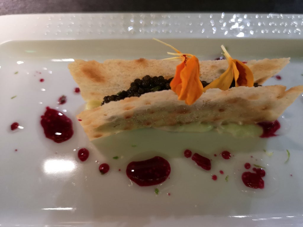 6. Sándwich de caviar y mantequilla. Baobab. Lo que esconde: Es la cocina de Raúl Aleixandre en todo su esplendor. Bocados aparentemente simples pero ricos a rabiar, como este peculiar sandwich de mantequilla y caviar. Ideal para: Glamurosos.