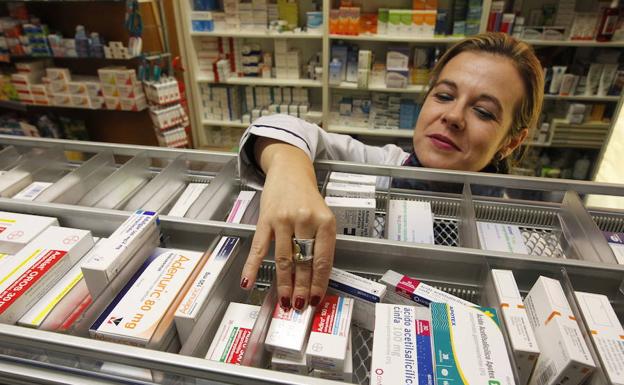 Medicinas en una farmacia. 