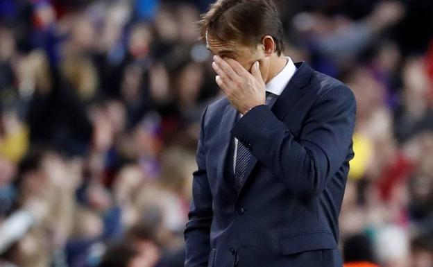 Lopetegui, desolado tras el quinto gol del Barcelona en el clásico del 28 de octubre. 