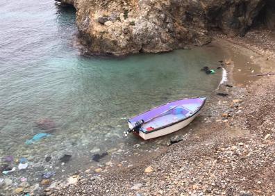 Imagen secundaria 1 - Una patera con una docena de inmigrantes llega a la isla de Tabarca