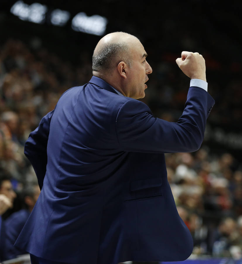 Estas son las imágenes que deja el primer partido del Top16 de EuroCup en la Fonteta. La victoria ha sido para el conjunto taronja por 85-74