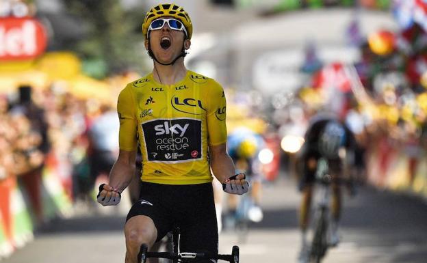 Geraint Thomas celebra su llegada a la meta en la 105 edición del Tour de Francia.