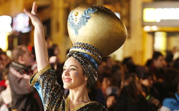 La Cabalgata de Reyes recorre la tarde del 5 de enero las calles de Valencia. 