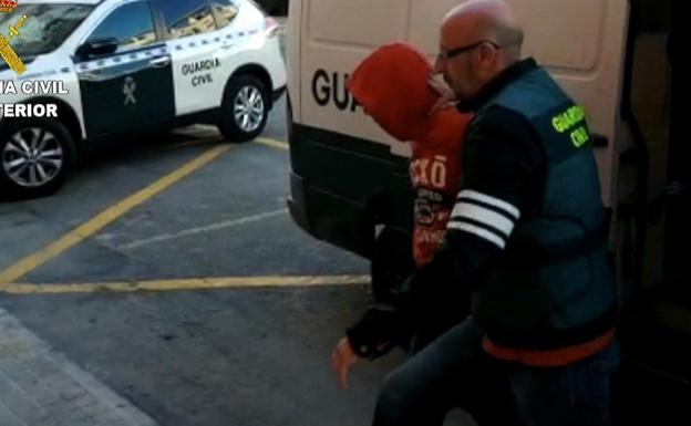 El detenido de Alicante de 22 años también afirma que no recuerda «nada»