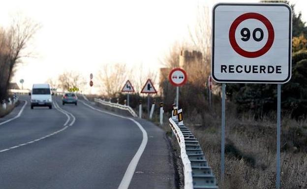 El grave aviso de la DGT | Un coche a 90 km/h necesita 70 metros para detenerse