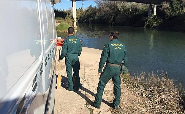La Guardia Civil halla el cadáver del piragüista desaparecido en el Júcar