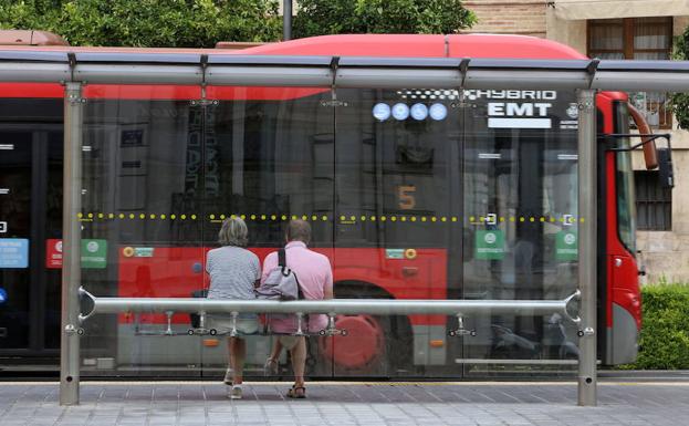 Una parada de la EMT.