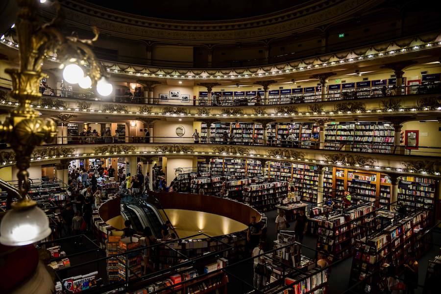 Ya en 2008, el Ateneo Gran Splendid fue elegido por el periódico británico The Guardian como la segunda librería más hermosa del mundo.