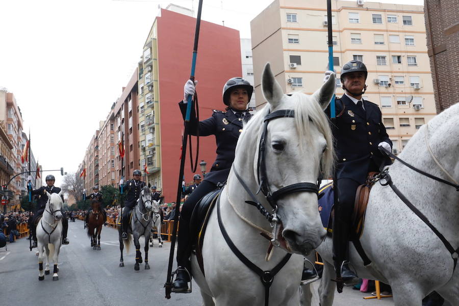 La calle Sagunto acoge un año más el tradicional acto que reúne a decenas especies de animales