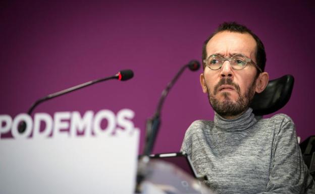 Podemos insta a Errejón a que entregue ya su acta de diputado