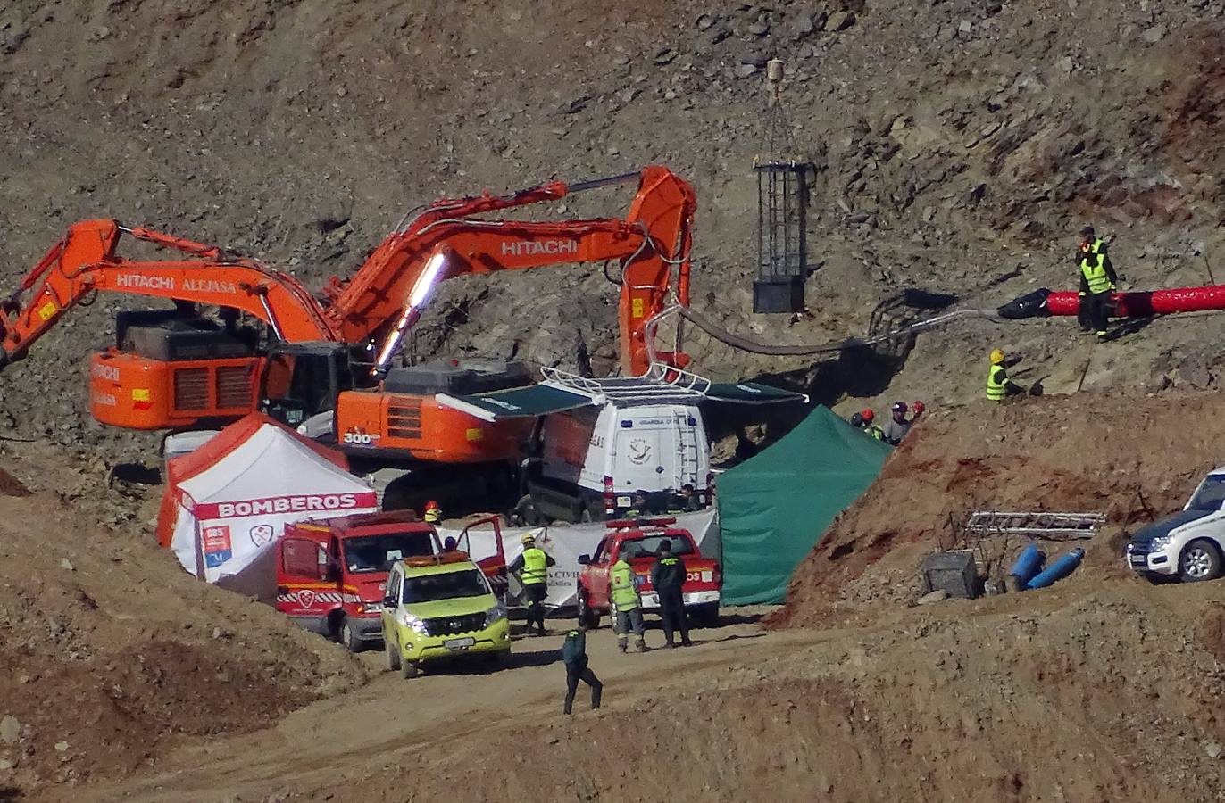 Tras 12 días de intensa búsqueda, el agónico rescate del pequeño Julen ha terminado con el peor de los desenlaces posibles. El niño, de dos años y medio ha sido encontrado muerto después de que los mineros conectaran la galería vertical construida durante la última semana con el pozo al que cayó el pequeño