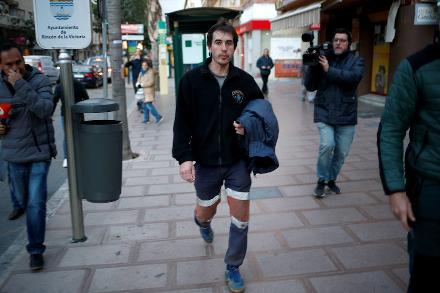 Tras 12 días de intensa búsqueda, el agónico rescate del pequeño Julen ha terminado con el peor de los desenlaces posibles. El niño, de dos años y medio ha sido encontrado muerto después de que los mineros conectaran la galería vertical construida durante la última semana con el pozo al que cayó el pequeño