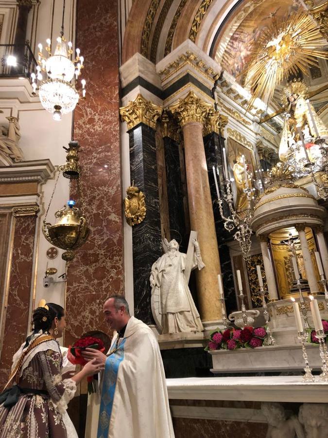 Marina y Civera visitan la Basilíca tras un intenso fin de semana que marca el inicio oficial de su reinado fallero