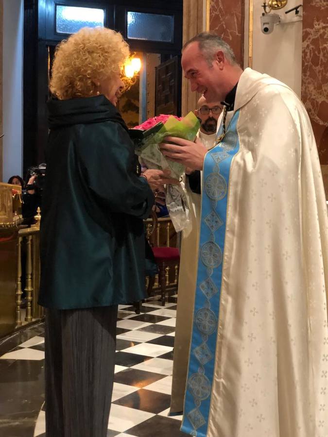 Marina y Civera visitan la Basilíca tras un intenso fin de semana que marca el inicio oficial de su reinado fallero