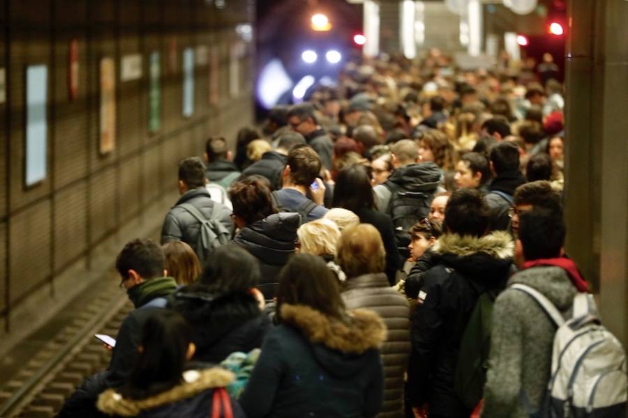 Fotos: Colapso en Valencia por los paros de EMT y Metrovalencia