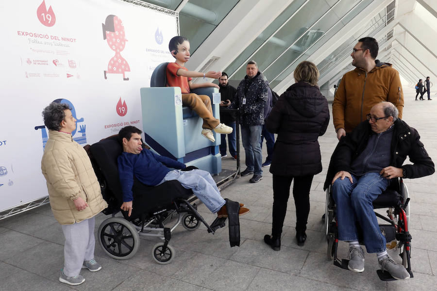 Los artistas falleros entregan sus obras en el Museo Príncipe Felipe