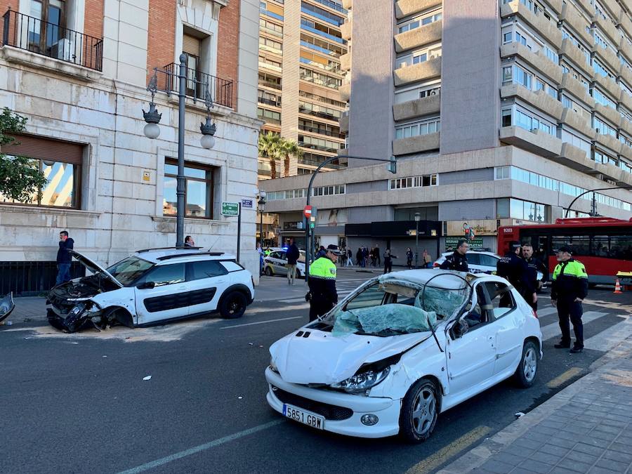 El conductor de uno de los dos vehículos implicados, trasladado al Hospital General