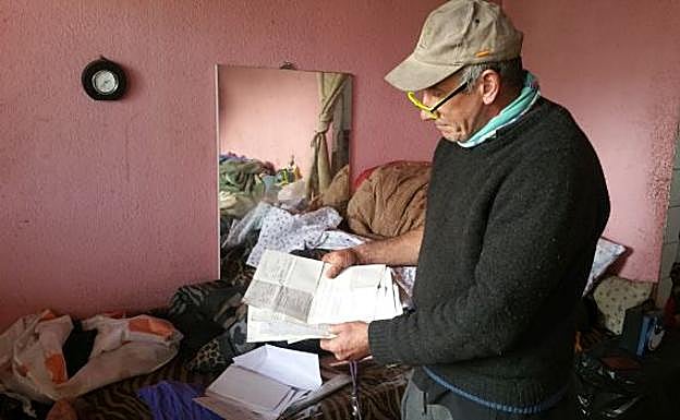 Nico, en el interior de la vivienda.