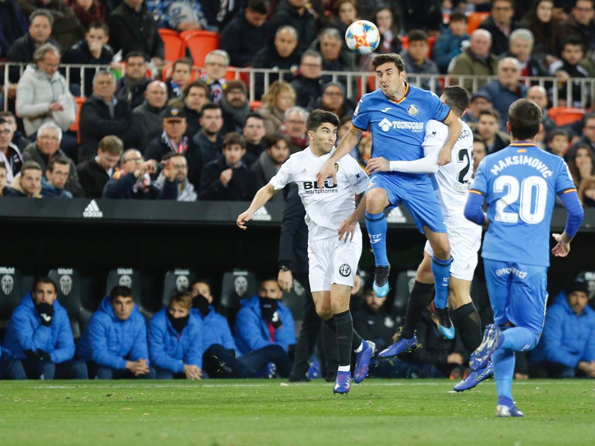 Antes de la remontada del Valencia al Getafe en Copa, ya se produjeron piques, patadas, entradas duras, tarjetas, protestas, amagos de tanganas... 