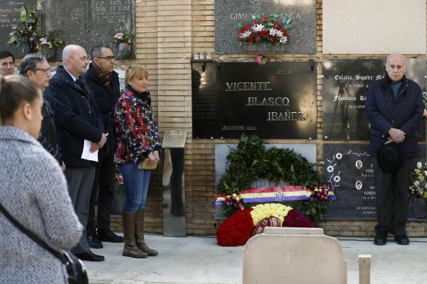 Homenaje a Blasco Ibáñez celebrado el pasado lunes para conmemorar el 91 aniversario de la muerte del escritor. 