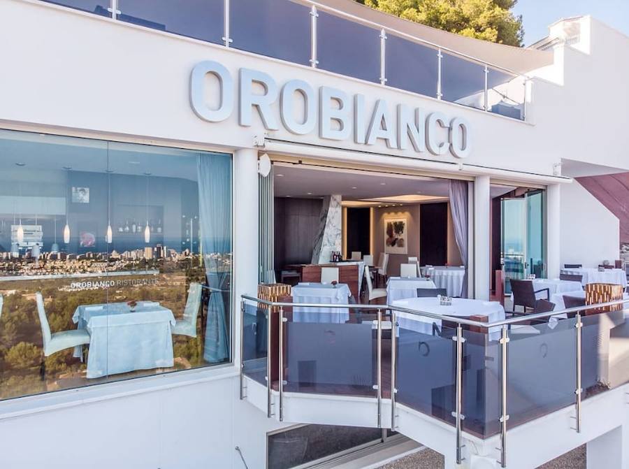 El restaurante «más romántico de España», según el criterio de los usuarios de la web de viajes TripAdvisor, se encuentra en la Comunitat Valenciana. Se trata, en concreto, de Orobianco, ubicado en la localidad alicantina de Calpe. Le siguen, por este orden, el Restaurante Universo Santi, Jerez de la Frontera (Andalucía); La Boscana, Bellvís, Lérida (Cataluña); Deliranto, Salou, Tarragona (Cataluña); Restaurante L'O, Bages, Barcelona (Cataluña); Cenador De Amos, Villaverde de Pontones (Cantabria); Restaurante Las Carboneras de Lu, Madrid; Coque, Madrid; El Corral del Indianu, Arriondas (Asturias) y Ca l'Enric, La Vall de Bianya, Girona (Cataluña).