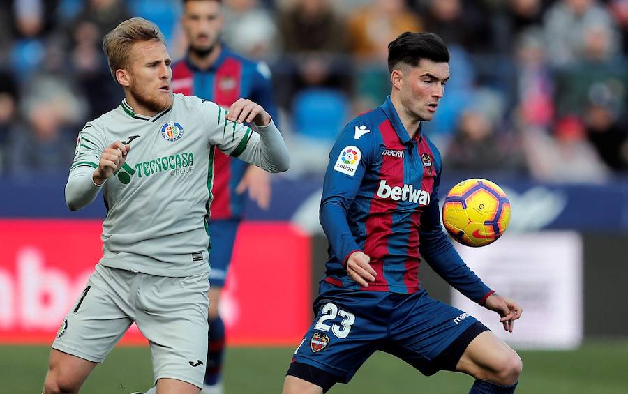 Estas son las imágenes que deja el paso de la jornada 22 de LaLiga por el Ciutat de València. El partido ha acabado 0-0.